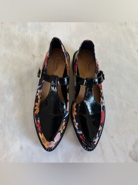 NWOT EURO Floral Vegan Leather Chunky Platform Pointed Toe Mary Jane Shoes